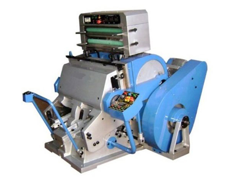 Die-cutting-Machine-with-leaf